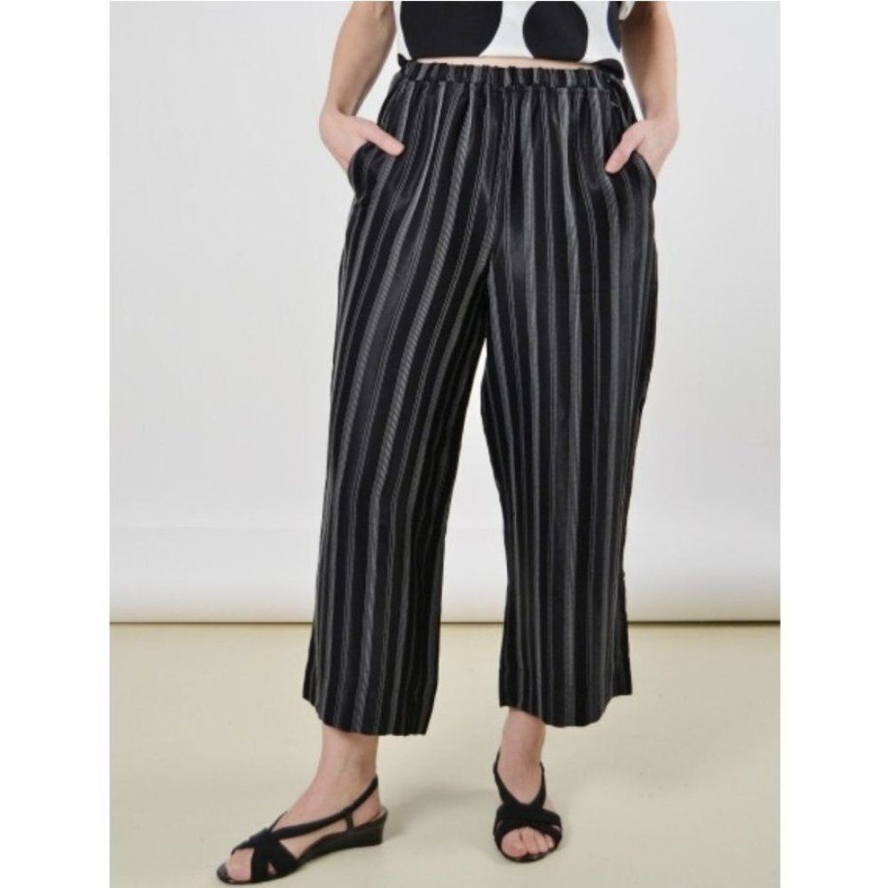 Alembika Black White Stripe Crop Pant Wide Leg Pull On Silky Size Small NWT